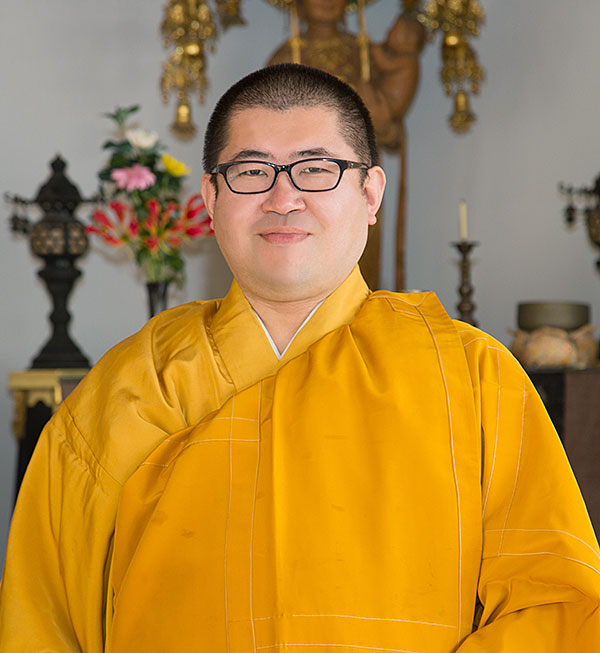 住職　 吉田龍宏